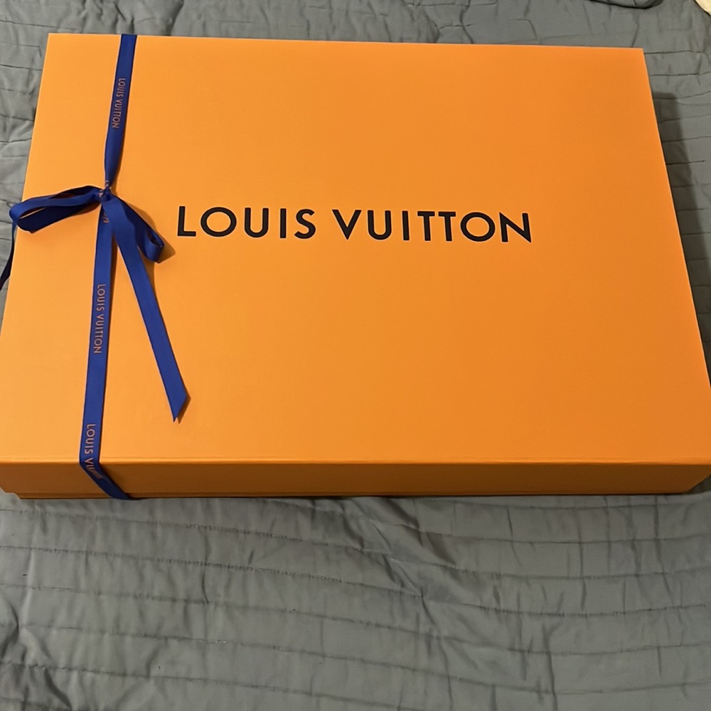 Louis Vuitton box